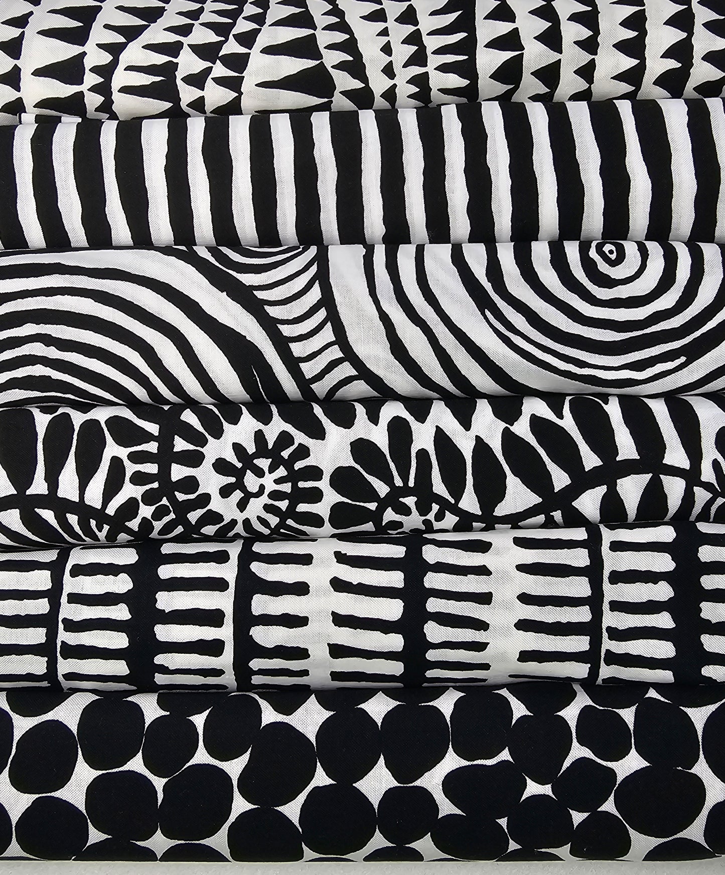 Simply 6 - Half Yard Bundle: Black and White - Kaffe Fassett