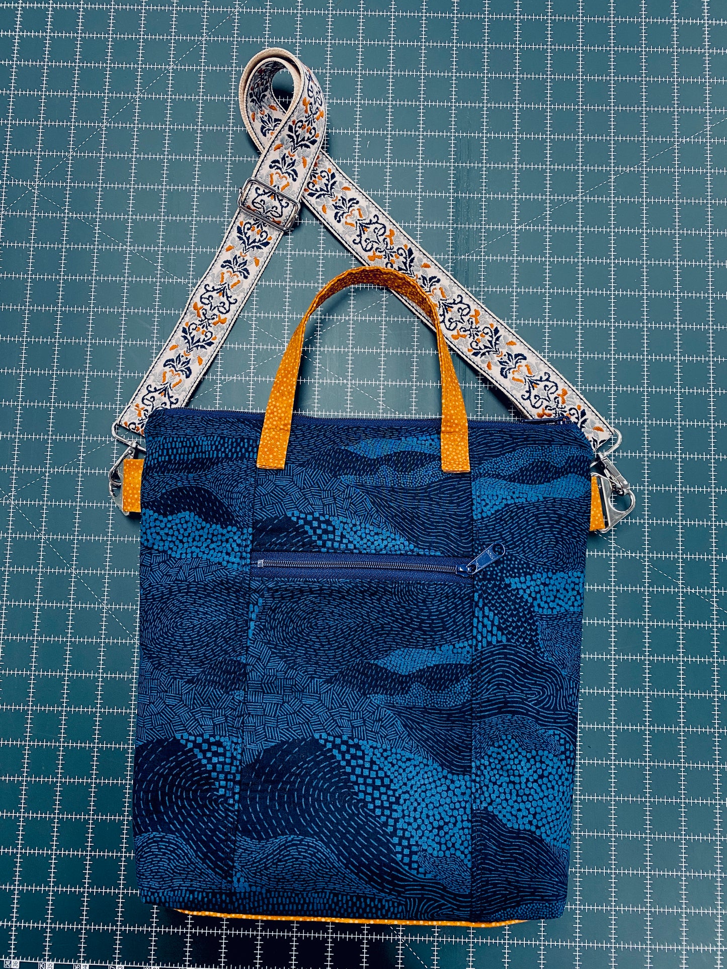 Redwood Tote: Midsize Crossbody Purse pattern